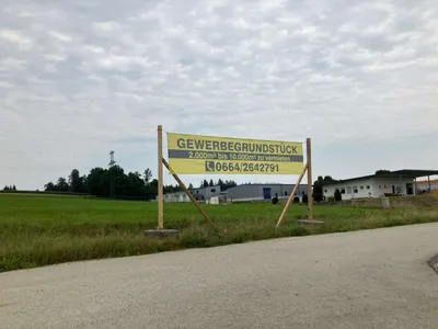 Immobilie mieten in Vöcklabruck – 2 100 m² – Bild 1 von 5