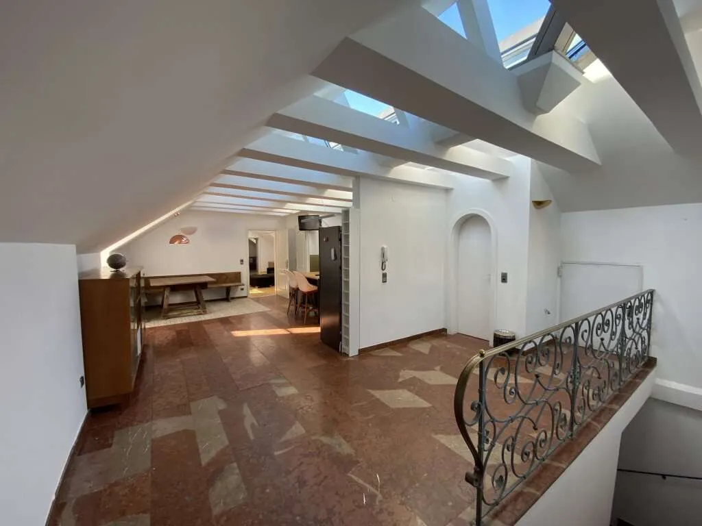 Lichtdurchflutete Dachgeschosswohnung im Herzen der Altstadt! – pohled 3