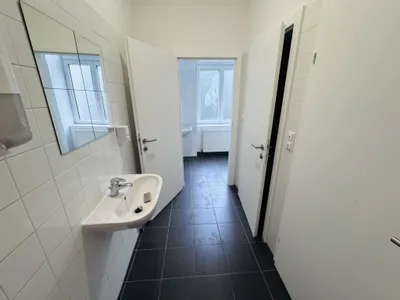 12-Zimmer-Gewerbeimmobilie mieten in Wien – 362 m², € 7.443 – Bild 6 von 23