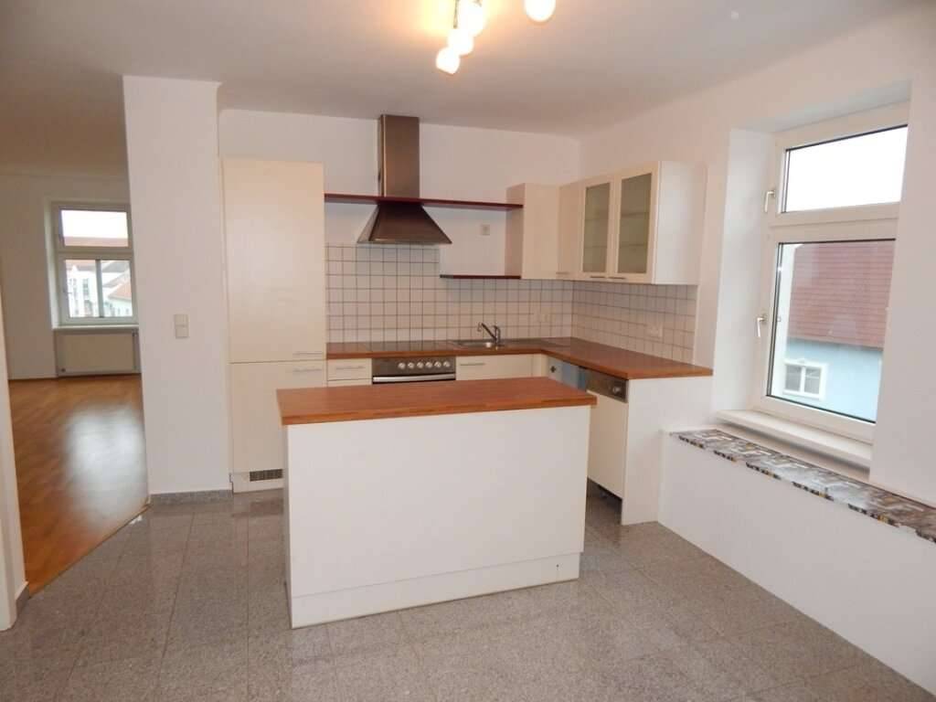Helle 3 Zimmer Wohnung mit Balkon und PKW-Stellplatz - Ansicht 2