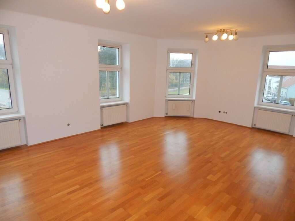 Helle 3 Zimmer Wohnung mit Balkon und PKW-Stellplatz - Ansicht 3