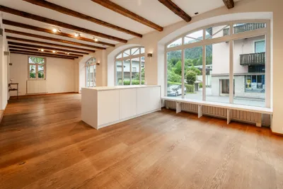 5-Zimmer-Gewerbeimmobilie kaufen in Kitzbühel – 232 m², € 1.800.000 – Bild 2 von 7