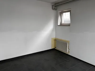 Gewerbeimmobilie mieten in Innsbruck-Land – 45 m², € 500 – Bild 1 von 9