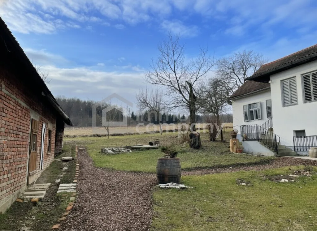 Schönes Bauernhaus mit Nebengebäuden für Selbstversorger - Ansicht 2