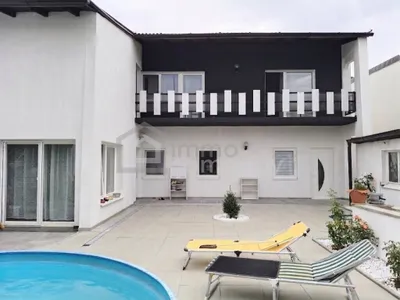 6-Zimmer-Haus kaufen in Neunkirchen – 240 m², € 580.000 – Bild 1 von 14