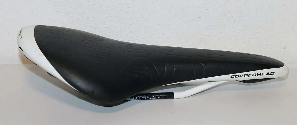 fura gear knife ¡¤ Titanium Alloy(Handle) + D2 Steel(Blade) Folding MTHGH Schrankvorhänge Für Küche, handy tasche funktional Color:White 'n' black