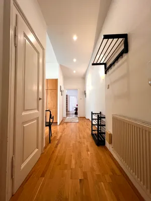 Elegante sehr ruhige Altbauwohnung neben Tigerpark – Bild 2