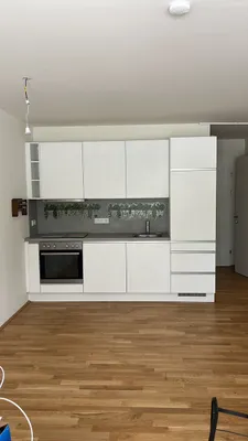 Helle 2-Zimmer-Wohnung mit Balkon im Grünen