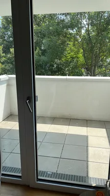 Helle 2-Zimmer-Wohnung mit Balkon im Grünen – Bild 2