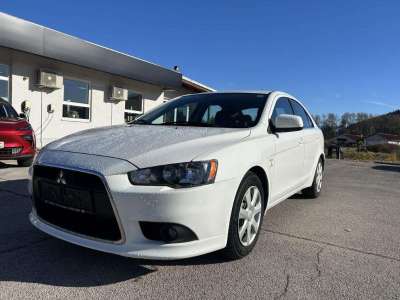 Mitsubishi Lancer Sportback 1,6 Invite