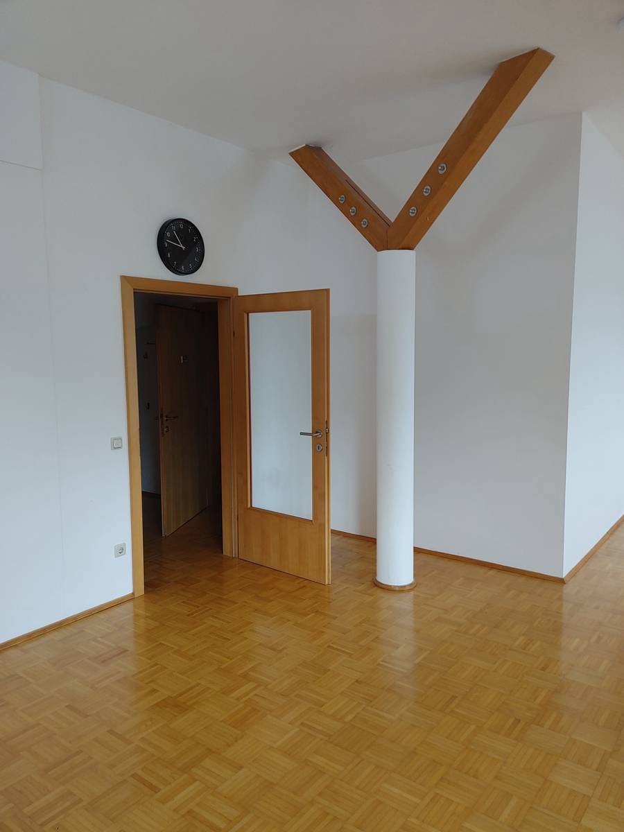 Top Dachgeschoß-Studentenwohnung 70,63 m² im Zentrum von Völkermarkt – pohled 2