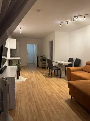 2-Zimmer-Wohnung mieten in Gmunden – 58,71 m², € 652 – Bild 1 von 11