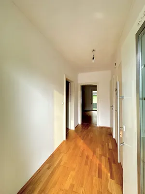 2-Zimmer-Wohnung mieten in Graz-Umgebung – 58 m², € 930 – Bild 2 von 9