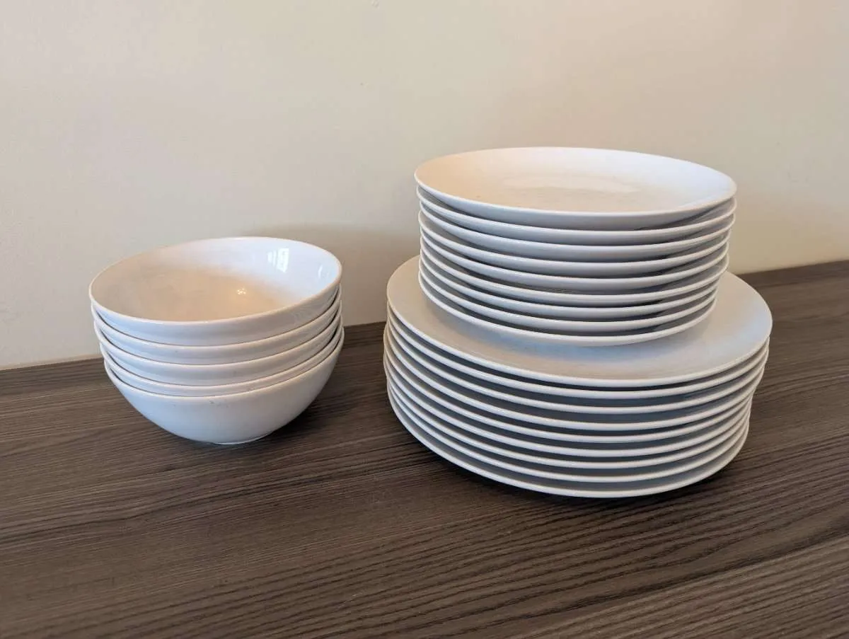 IKEA Geschirr Weiß, € 0,- (9020 Klagenfurt)