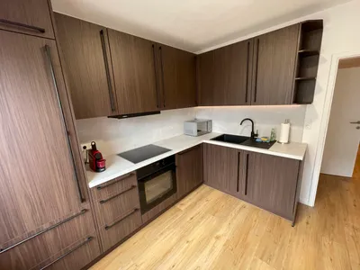 Erstbezug nach umfangreicher Sanierung: 93m² Wohntraum mit neuer Marken-Küche (Betriebskosten inkl. Heizung/ Warmwasser)