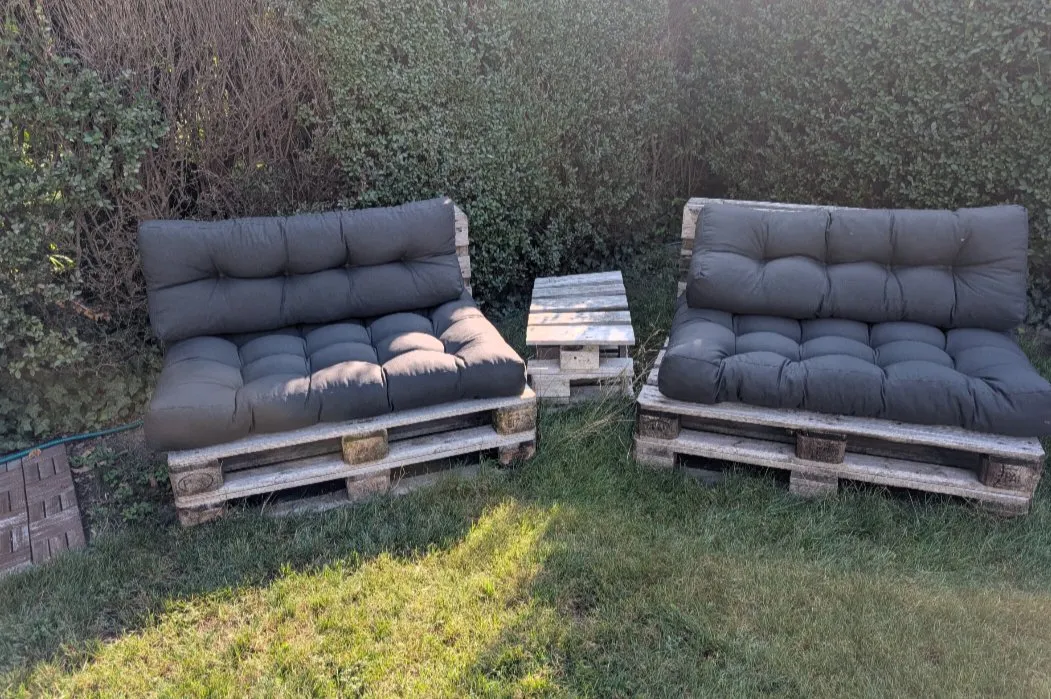 Sitzkissen und Rückenlehne für Europaletten, € 100,- (1220 Wien)