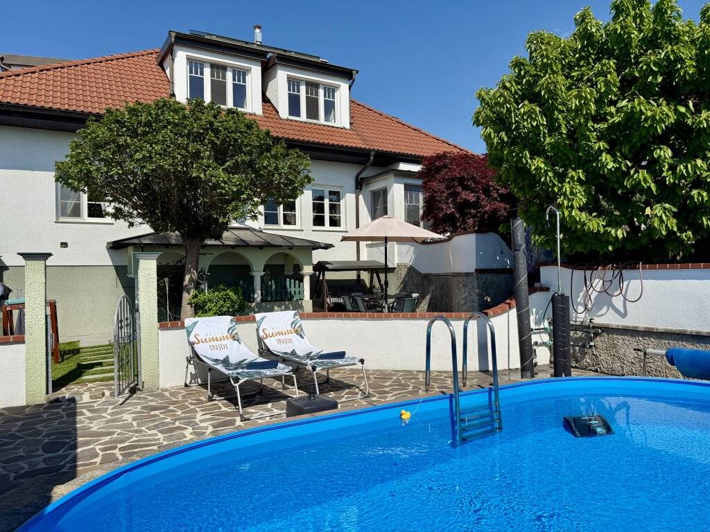 Hollywood Hills Flair - exklusives Ein- oder Zweifamilienhaus mit Panoramablick, Pool, Whirlpool und 4 Garagenplätzen - Ansicht 2