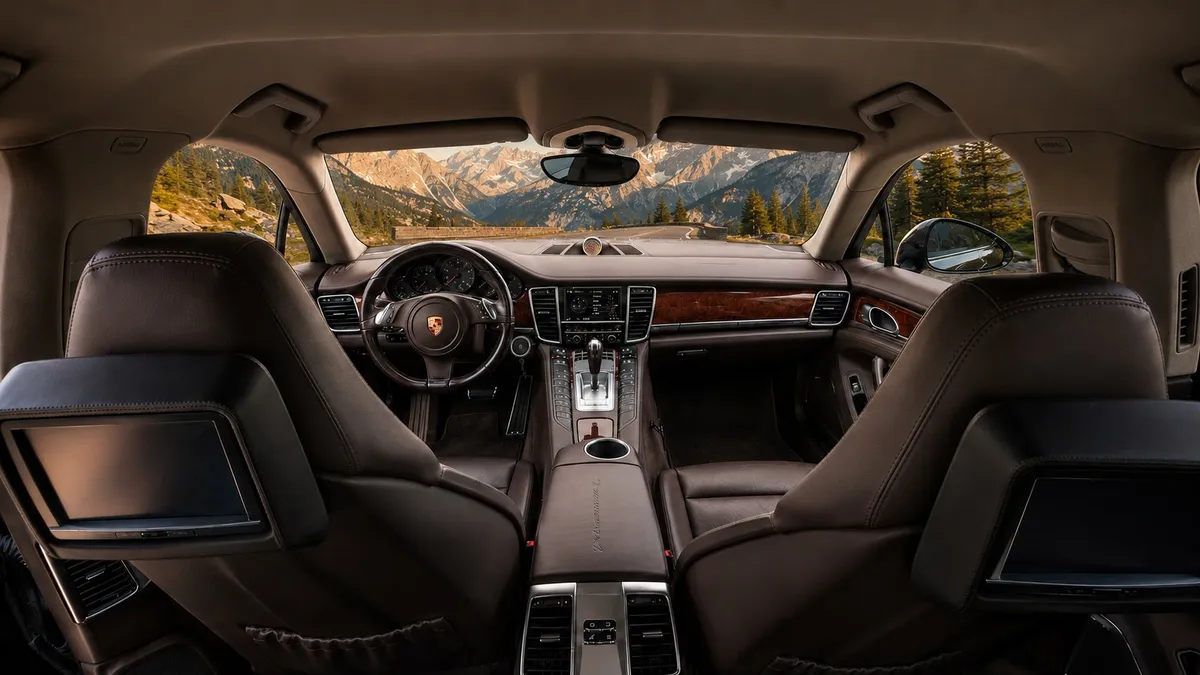 Porsche Panamera 2011 photo 3