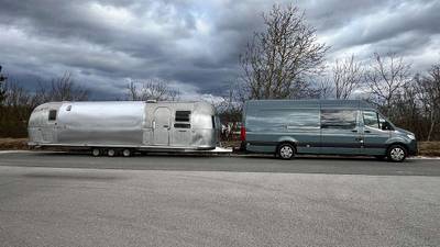 Airstream Messestand Anhänger