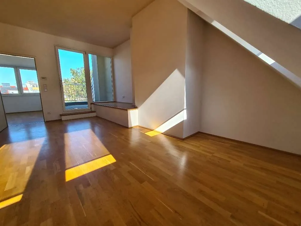 Maisonettewohnung mit 3,6% Rendite - unbefristet vermietete 3 Zimmer Wohnugn mit Innenhofterrasse - Ansicht 2