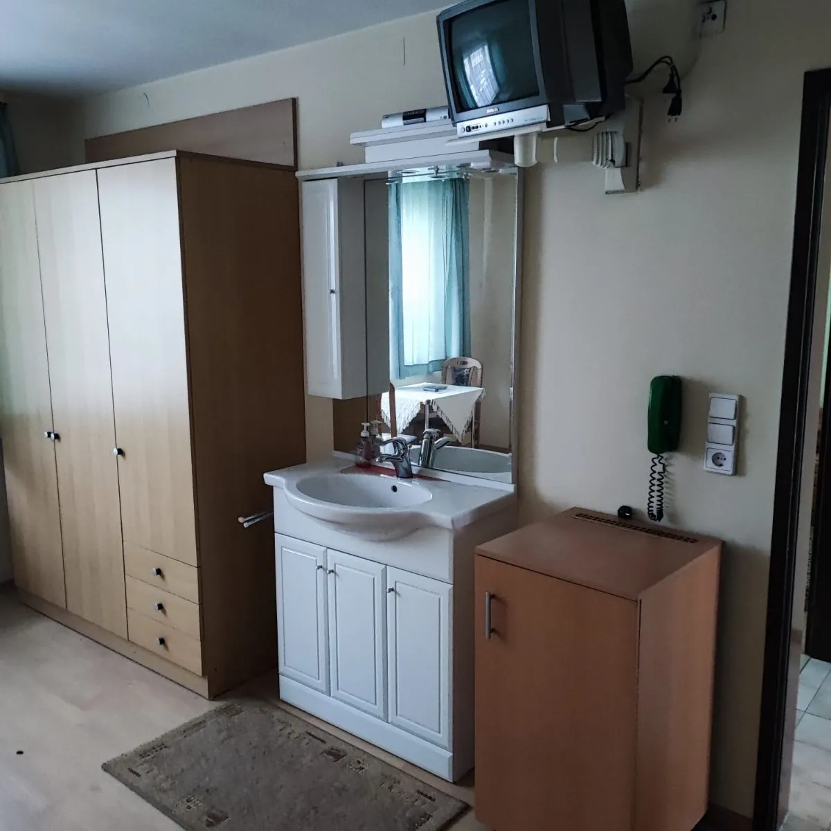 Großes sanierungsbedürftiges Einfamilienhaus sucht neuen Besitzer mit Blick fürs Ganze – pohled 3