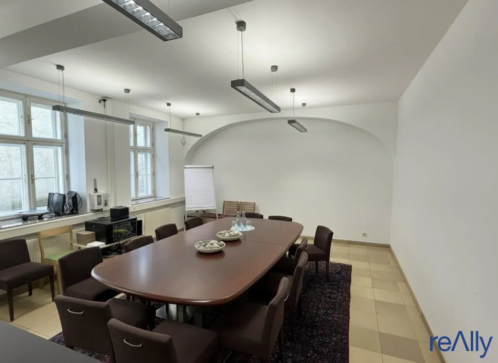 Moderne, sehr helle Betriebsliegenschaft inkl. Garage/Lager und privater Zufahrt - Ansicht 3