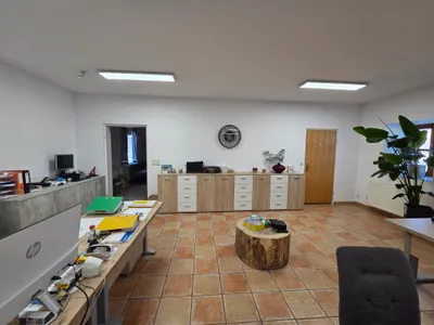 4-Zimmer-Gewerbeimmobilie mieten in Linz Land – 135 m², € 1.450 – Bild 2 von 28