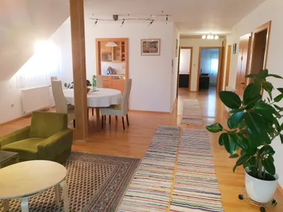 4-Zimmer-Wohnung mieten in Wiener Neustadt Land – 110 m², € 1.000 – Bild 2 von 13