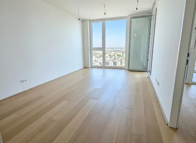 U1 Kagran - Blick über Wien - Loggia - Fitnessraum - Deckenkühlung - Sauna - Pool am Dach – Bild 3