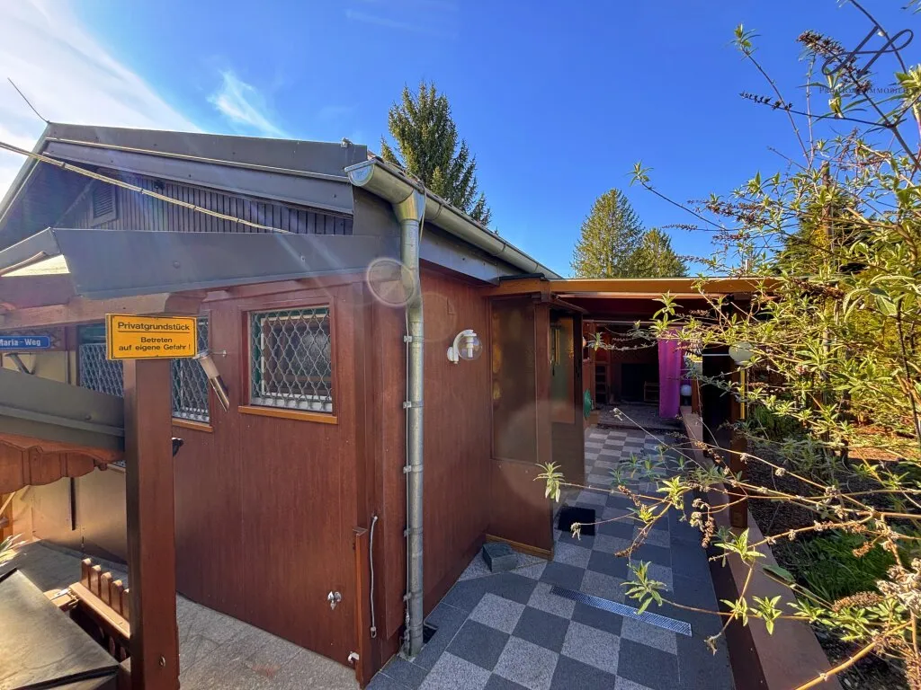 Rückzugsort im Grünen: Haus mit Wintergarten auf Pachtgrund - Ansicht 2