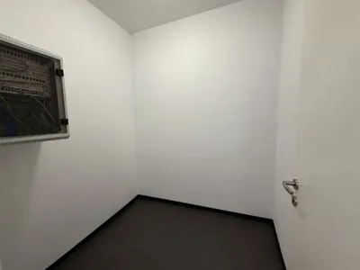 3-Zimmer-Gewerbeimmobilie mieten in Hallein – 187 m², € 3.162 – Bild 7 von 12