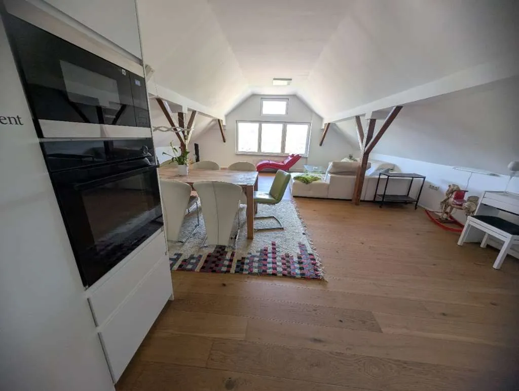 20 Min. nach Wien: Altbau-Charme am Badesee Greifenstein | Möbliert + Einliegerwohnung - Ansicht 2