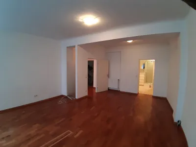3-Zimmer-Gewerbeimmobilie mieten in Wiener Neustadt – 117 m², € 1.169 – Bild 2 von 10