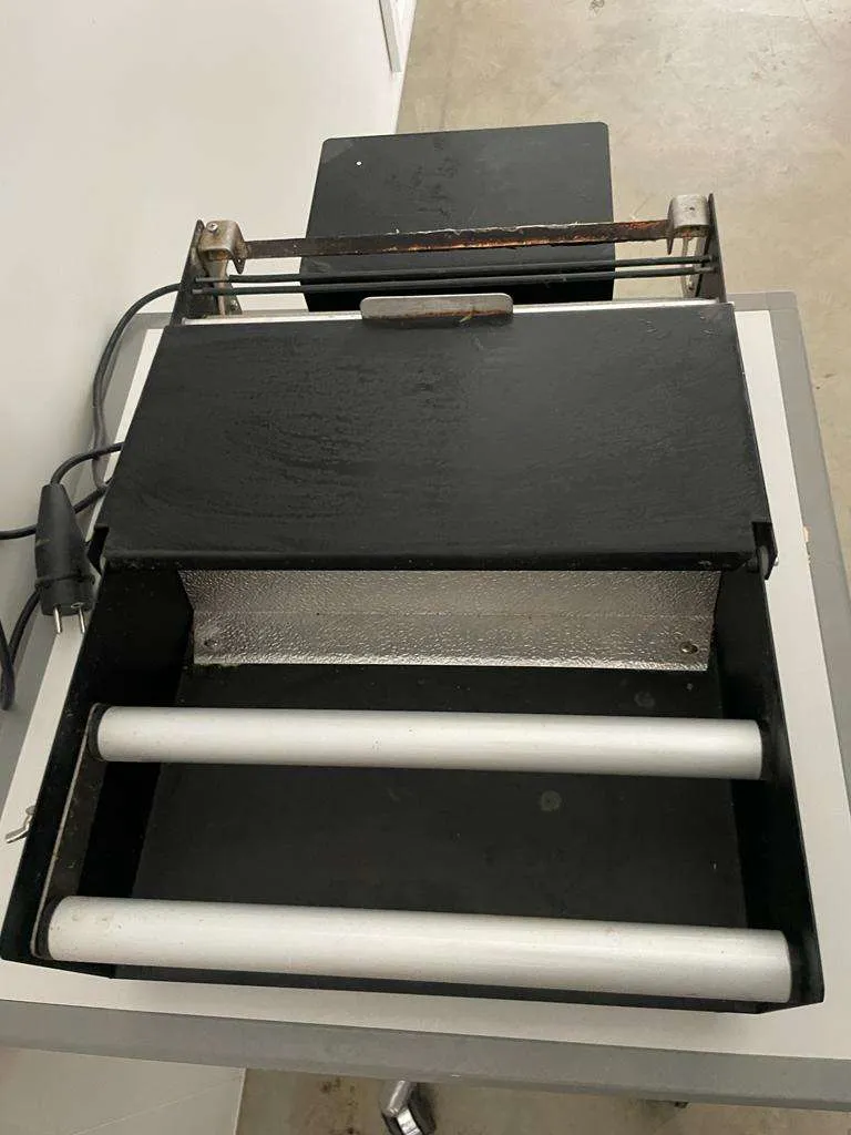 Foliergerät Folienschweißgerät für Lebensmittel Fleisch Käse Folien Schweißgerät Foliengerät Dehnfoliengerät mit Heißsiegelplatte Dehnfolie Dehnfoliengerät Verpackungsgerät € 40,- netto, € 48,- (2433 Margarethen am Moos)