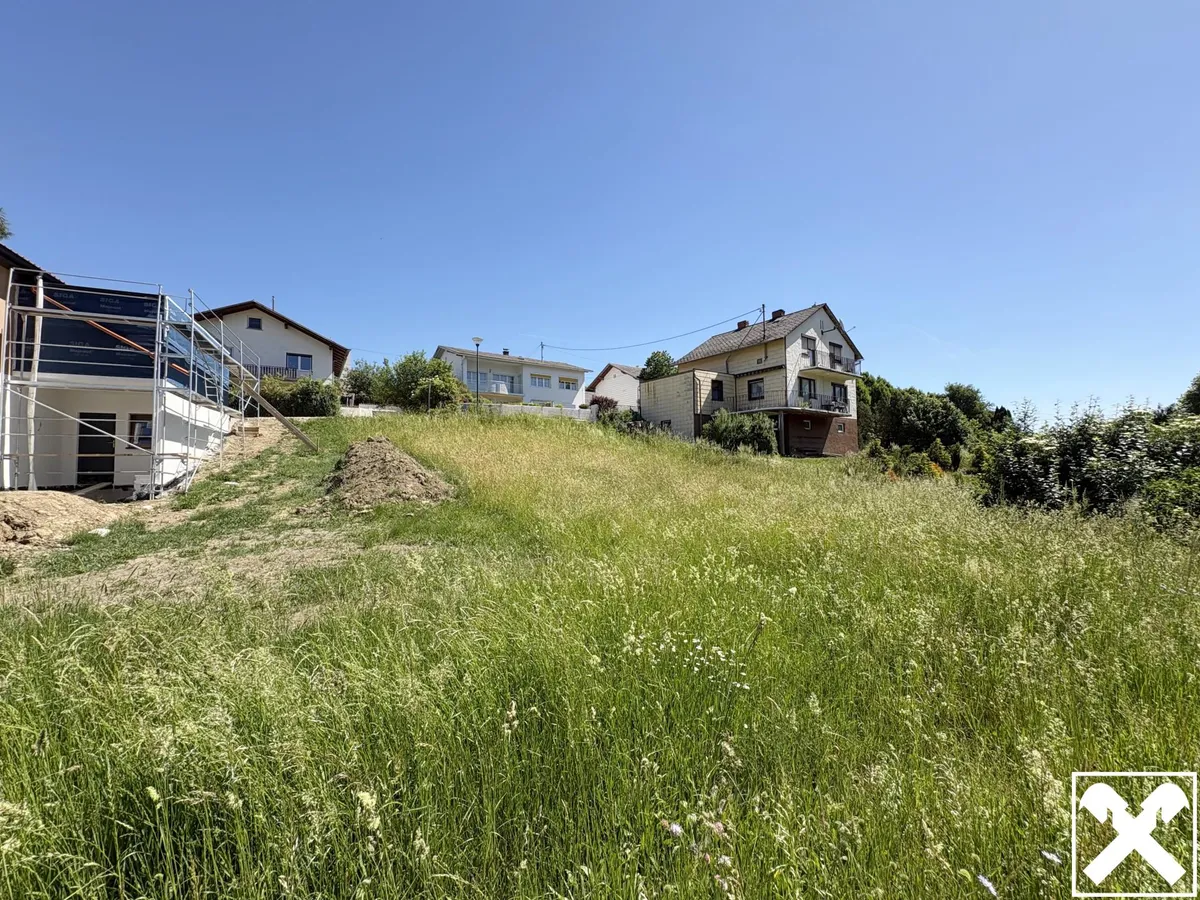 Sonniges Baugrundstück in Zentrumslage! - Ansicht 2