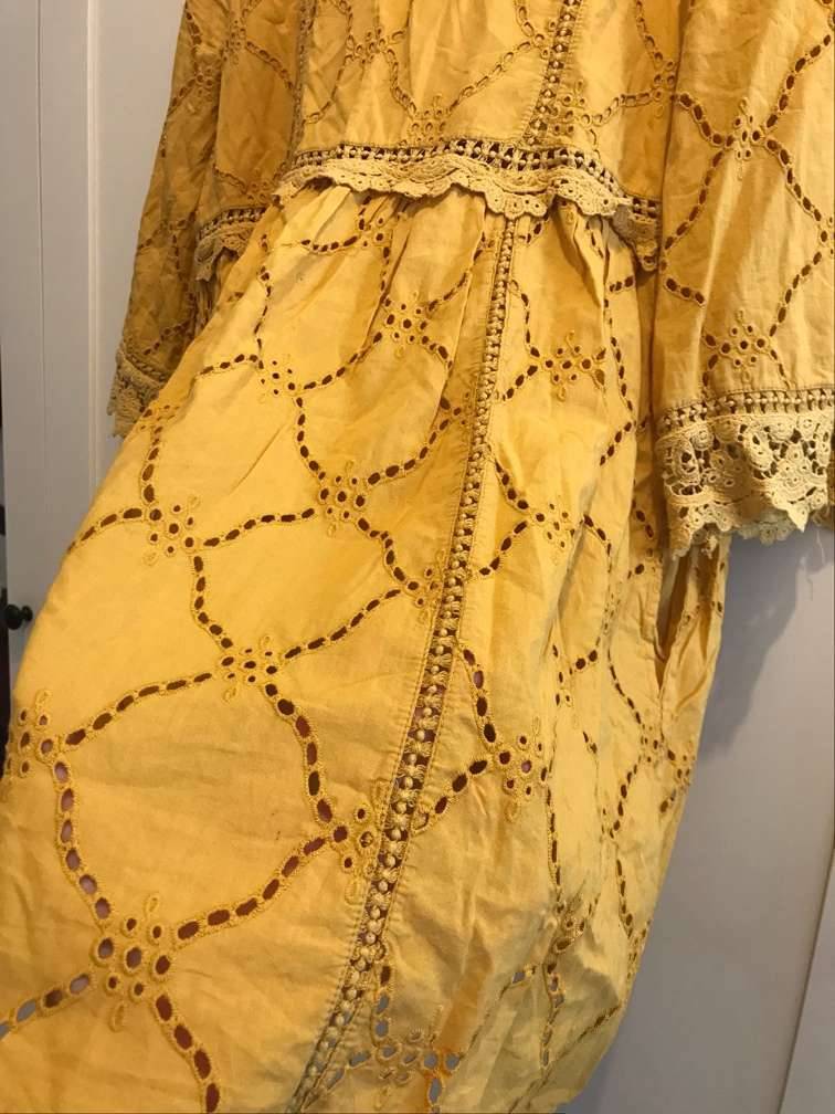 Gelber Zara Jumpsuit / Lochmuster Kleid, 4,- (1020 Wien) - willhaben Gelber Zara Jumpsuit / Lochmuster Kleid, 4,- (1020 Wien) - willhaben