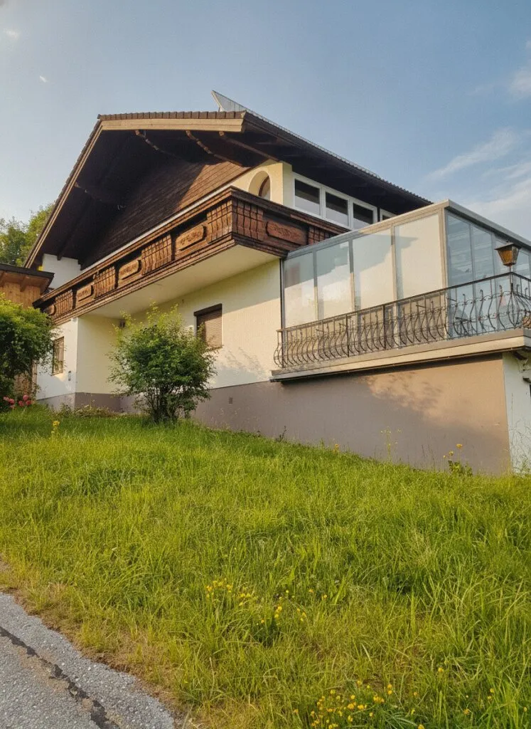 THALGAU - Gemütliches Einfamilienhaus mit Wintergarten, Doppelgarage, Sauna, Solaranlage, Kachelofen uvm. - Ansicht 2