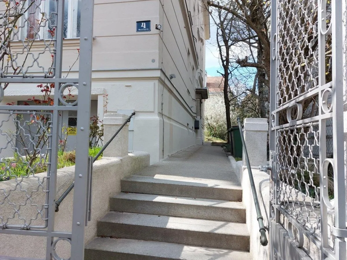**WOHNEN IM GRÜNEN: 150 m² -Exklusiver, sanierter Altbau mit Balkon in Pötzleinsdorf** - Widok 2