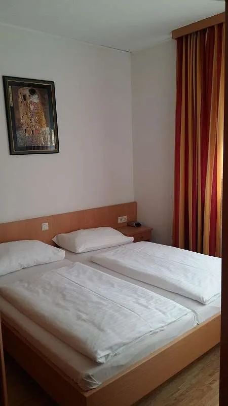 Wohnen auf Zeit in unseren Appartements - möbliert, inkl. BK, Strom, Parkplatz, WLAN, Fitness – pohled 3