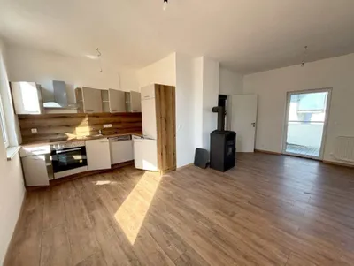 4-Zimmer-Wohnung mieten in Wiener Neustadt Land – 105 m², € 1.450 – Bild 2 von 14