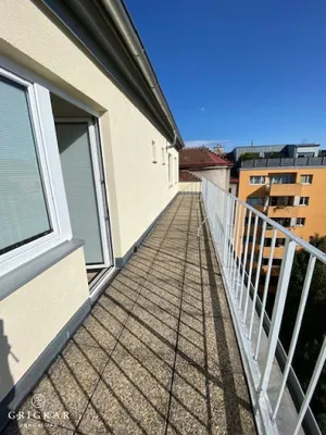 sonnige Dachgeschosswohnung mit zwei Terrassen – Bild 2