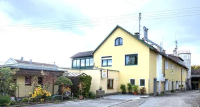 Gewerbeimmobilie mieten in Perg – 1 288 m², € 6.200