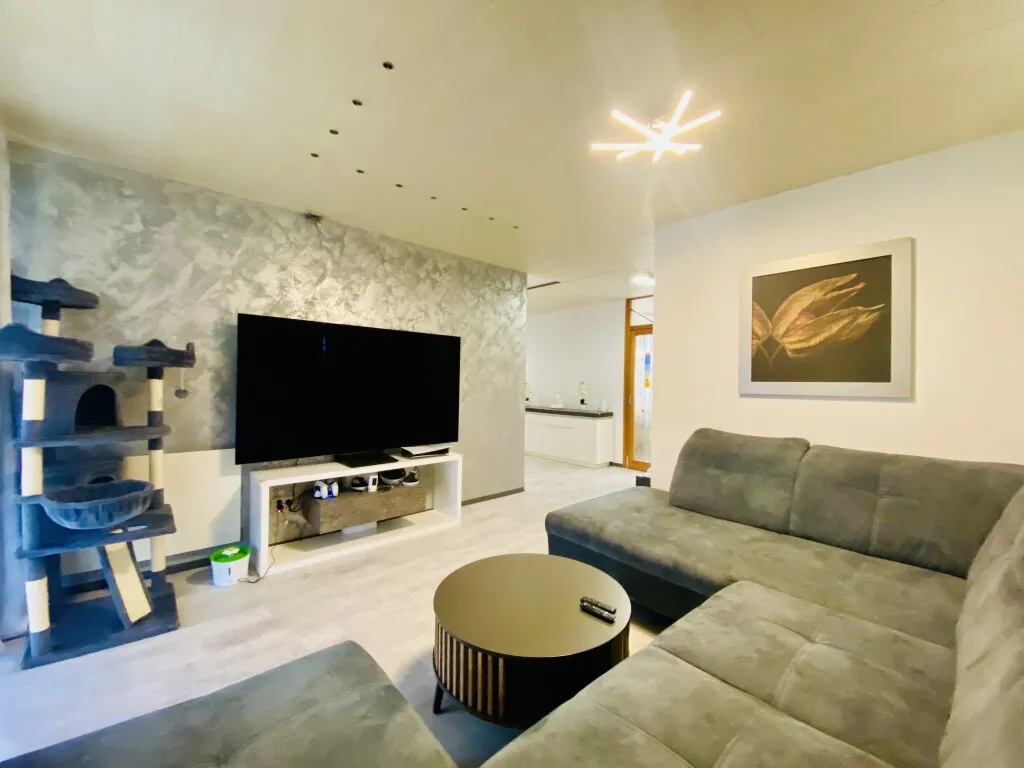 Lebensqualität pur: Gartenwohnung im EG mit 4 Zimmern, Terrasse & Garage - Ansicht 3
