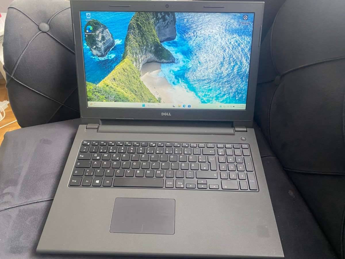 DELLVostro3549-Laptop(15.6Kratzerleichte")8GBDDR3L-SDRAM500GBHDD