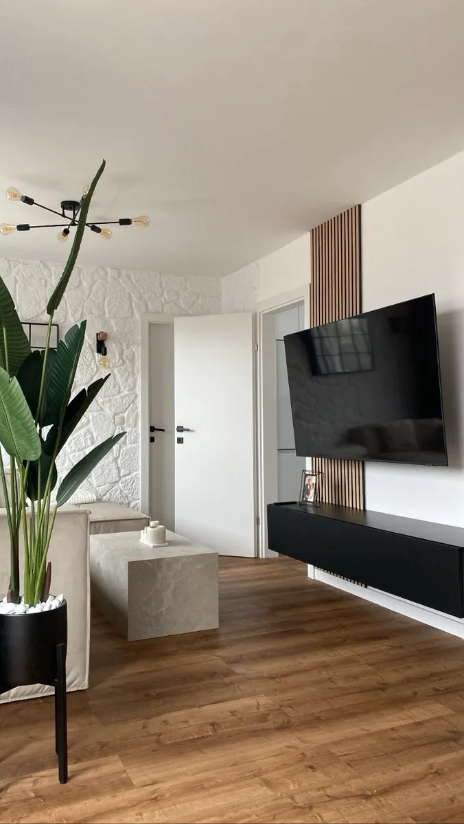 Stilvolle möbelierte 2-Zimmer-Dachgeschosswohnung mit Klimaanlage, Maßmöbeln & Top-Lage nahe U1 Oberlaa - Ansicht 3