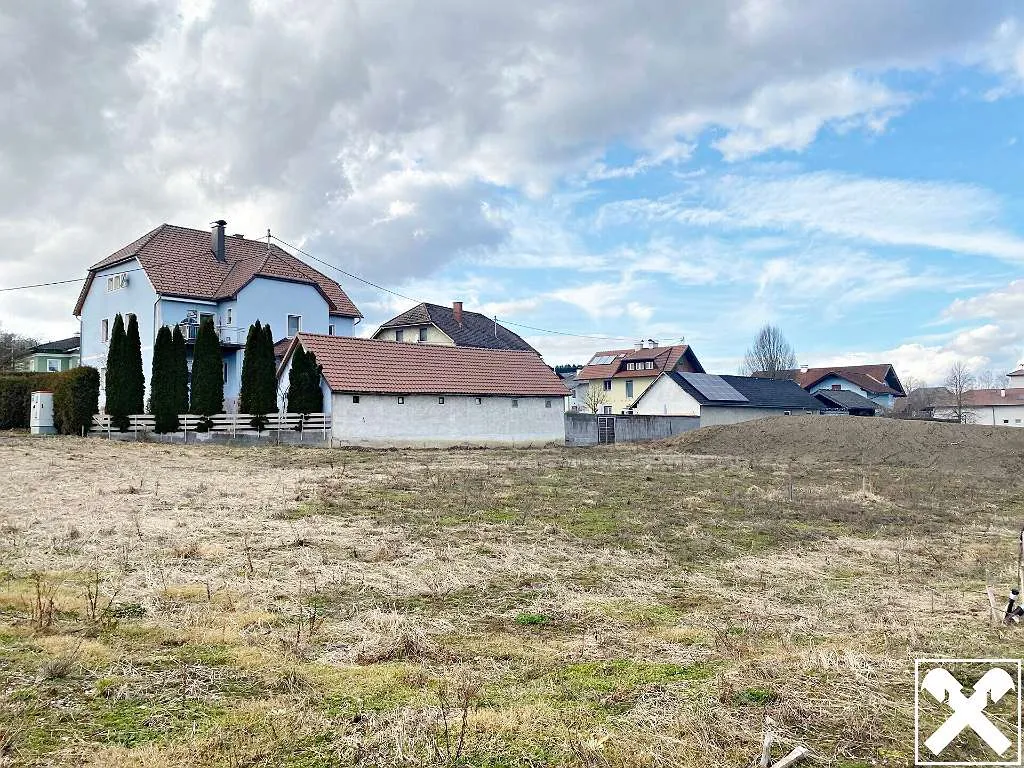 Baugrund für Doppelhaushälfte – pohled 2