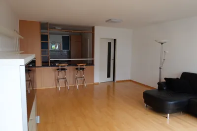 Exklusive Donau/ Uno City-Lage: 94m² Etagenwohnung mit Balkon, Garagenstellplatz & Copa Beach vor der Tür – Bild 2