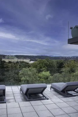 Luxuriös komplett möbliertes Penthouse mit Blick auf Schloss Schönbrunn und Hotelservice – Bild 3