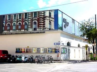 PRIVAT: AM STADTPARK MUSIK UNI- CITY- NÄHE ! TOP 2 Zimmer WOHNUNG! ABSOLUT RUHIG!