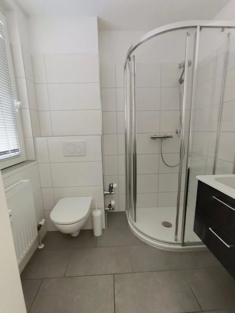 vermiete sonnige 2-Zimmer Wohnung Wifi Nähe – pohled 3